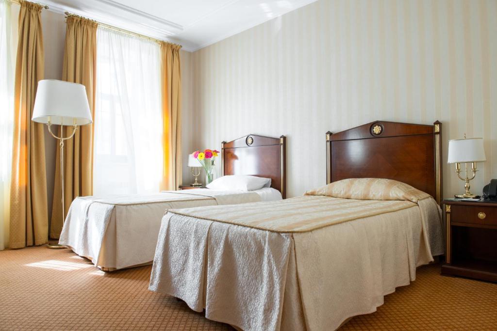 Optima Collection Podil Plaza Hotel Kyiv Exterior photo